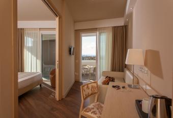 Hotel Imperiale Rimini & SPA has Balcony rooms