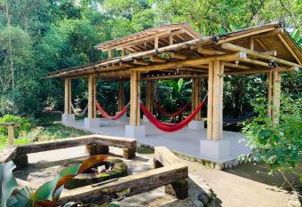La Casa de Cecilia Mindo has Balcony rooms