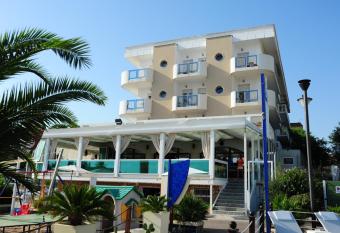 Hotel Vienna has Balcony rooms
