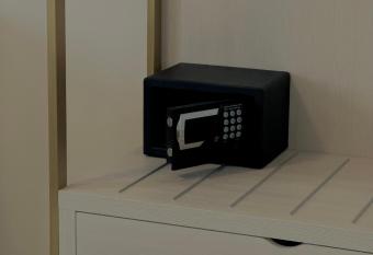 Hotel Donatello allows 18 year olds to book a room