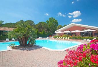 Camping Village Il Gineprino has Balcony rooms