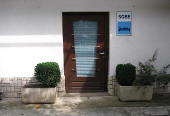 Guest House Ro  e has Balcony rooms