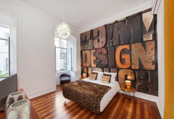 Lisbon Cheese & Wine Suites has Balcony rooms