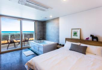Sea Stay Hotel has Balcony rooms