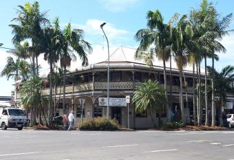 The Middle Pub has Balcony rooms