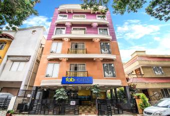 FabExpress Oriental Suites BTM Layout allows 18 year olds to book a room