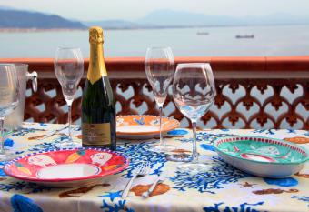 VILLA FUENTI BAY- Amalfi coast -seaview-Jacuzzi -Parking-Solarium has Balcony rooms