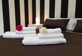 BSuites Apartment has Balcony rooms