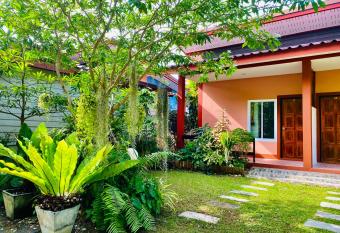Baan Longhaad has Balcony rooms