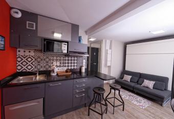 At home in lyon has Balcony rooms