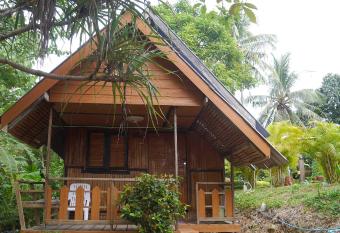 Lanta Valom Hideaway allows 18 year olds to book a room
