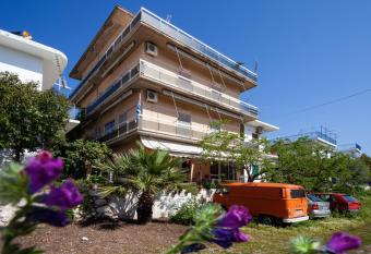 Pension Vienna has Smoking/Balcony rooms