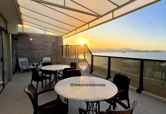 Cobertura Quebec Beira-Mar allows 18 year olds to book a room