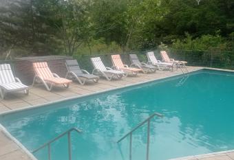 Hostal Los Pe  ones has Balcony rooms