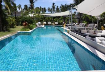 Coconutspalm Resort allows 18 year olds to book a room