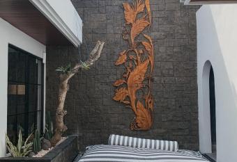 The Wina Villa Canggu has Balcony rooms