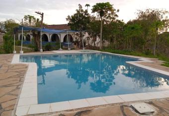 Fred Hunter Villa has Smoking/Balcony rooms