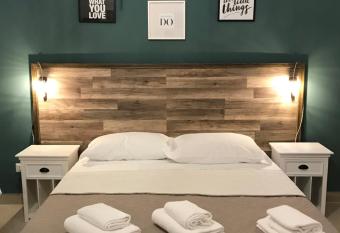 Casa Marzio Apartments allows 18 year olds to book a room