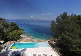 Holiday house Karla allows 18 year olds to book a room