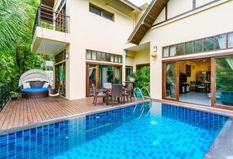 Chaweng Noi Villa has Balcony rooms