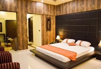 Royal Inn Hotel allows 18 year olds to book a room