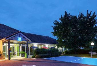 Ibis Budget Versailles Coignieres allows 18 year olds to book a room