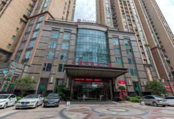 Ramada Plaza By Wyndham Fuzhou South has Smoking rooms