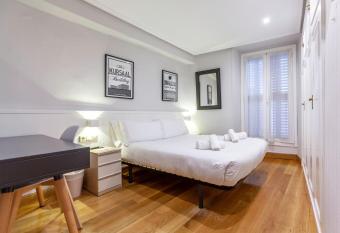 Pension Larrea has Balcony rooms