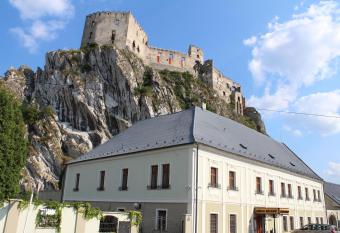 K  ria Beckov - Penzi  n has Balcony rooms