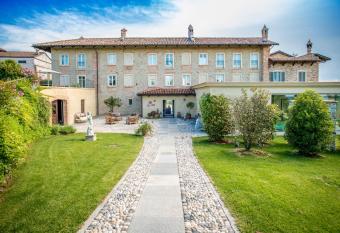 Tenuta Bricchi has Balcony rooms