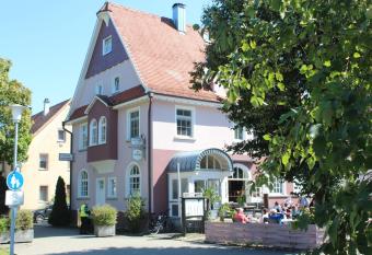 Eichamt allows 18 year olds to book a room