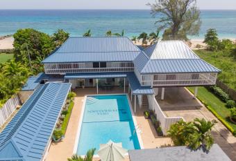 Villa Turrasann allows 18 year olds to book a room