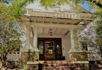Evermore Guesthouse has Balcony rooms