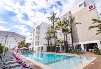 JS Yate has Balcony rooms