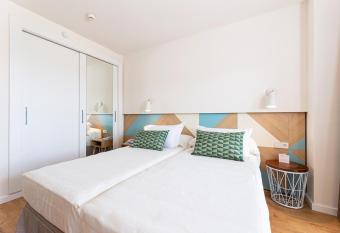 JS Portocolom Suites has Balcony rooms