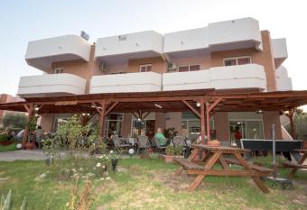 Old Windmill Studios has Balcony rooms