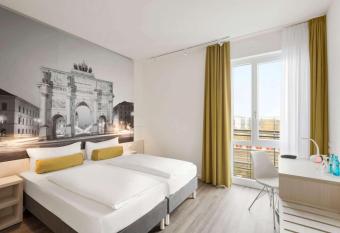 Super 8 by Wyndham Munich City West allows 18 year olds to book a room