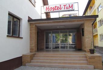 Hostel T&M has Smoking rooms