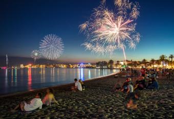 Apartamentos Sonido de Mar allows 18 year olds to book a room