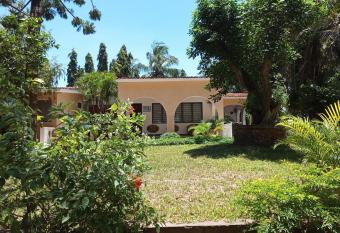 Kamsons Holiday Home Serena Road mombasa has Balcony rooms