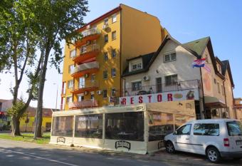 Domin Osijek allows 18 year olds to book a room