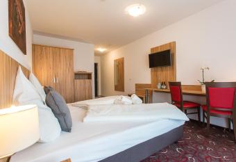 Sch  fer Boardinghouse has Balcony rooms