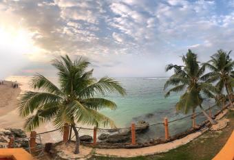 Sayuri Beach Hotel has Balcony rooms