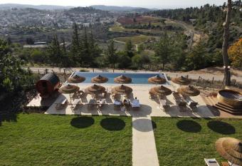 Gordonia Private Hotel allows 18 year olds to book a room