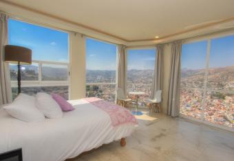 La Vista has Balcony rooms