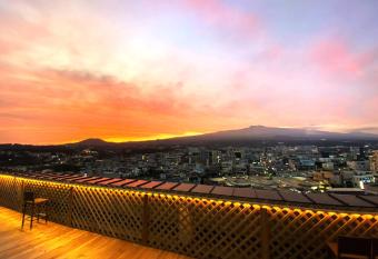 Hotel Rest Seogwipo allows 18 year olds to book a room