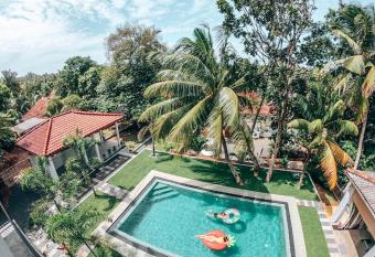 Green Hill Mirissa has Balcony rooms