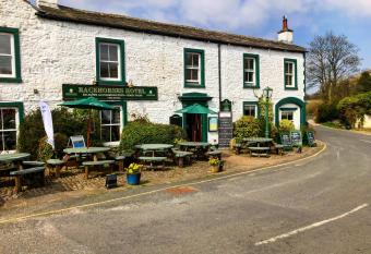 The Racehorses Hotel allows 18 year olds to book a room
