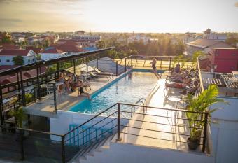 Onederz Siem Reap allows 18 year olds to book a room