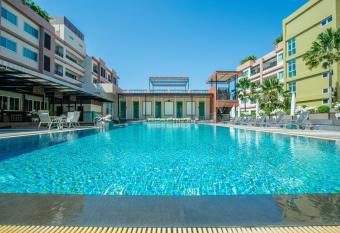 Jasmine Resort Hotel and Serviced Apartment has Balcony rooms